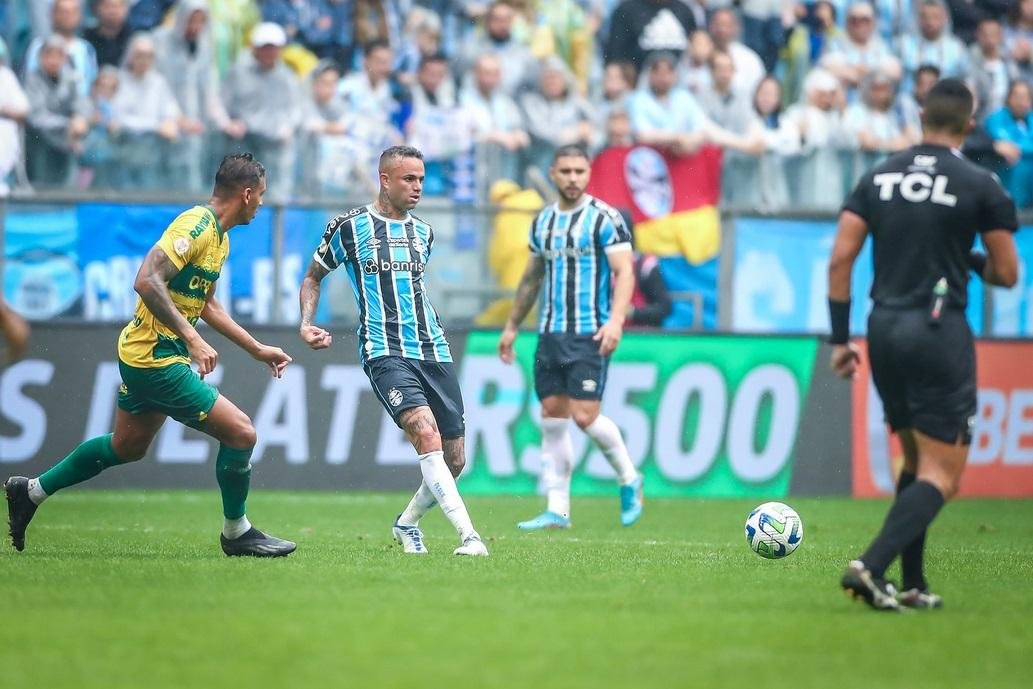 Camisa 7 est&aacute; recebendo mais minutagem de Renato