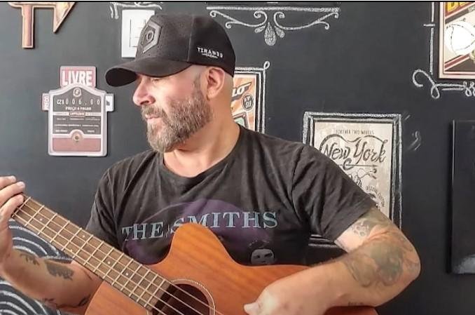 Rinaldo Oliveira Amaral, o Mingau, da banda Ultraje a Rigor, foi baleado na cabe&ccedil;a no domingo, dia 3 de setembro