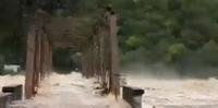 Rio das Antas provocou danos na estrutura de ponte