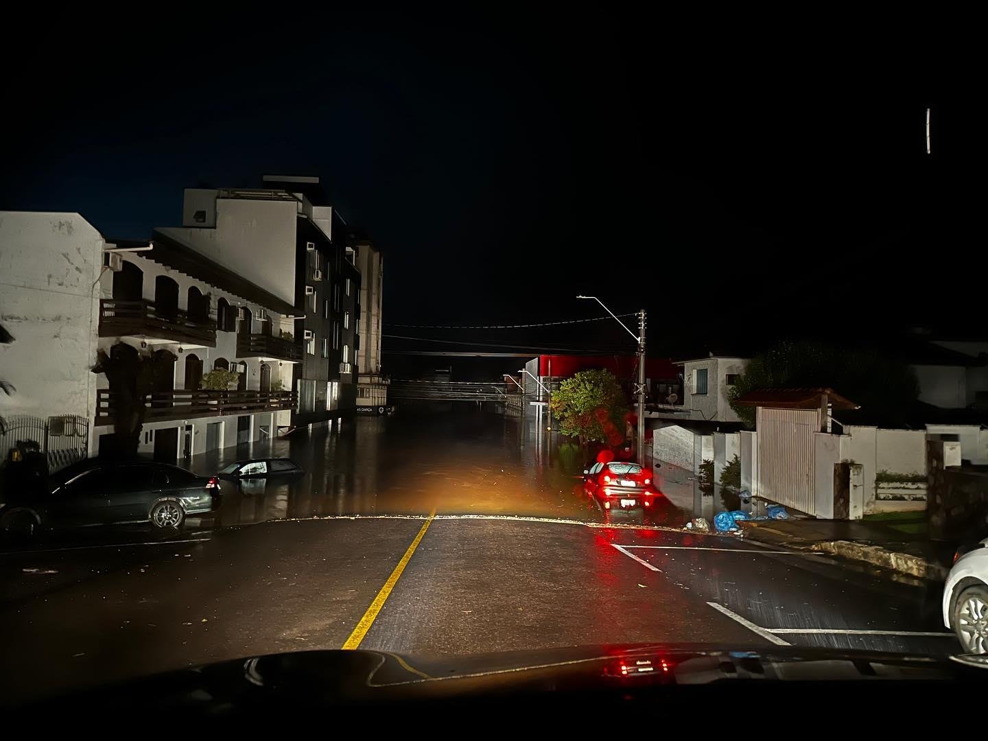 Em Encantando, enchente do Rio Taquari avan&ccedil;ou pelas ruas da cidade