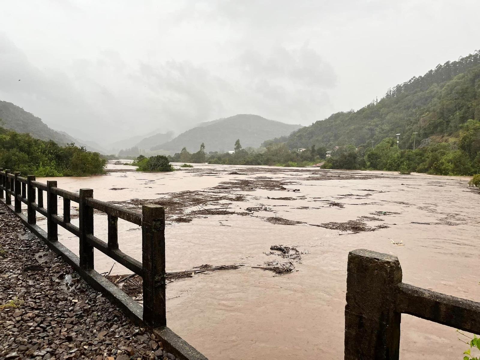 Regi&atilde;o acumula tr&ecirc;s dias de chuva