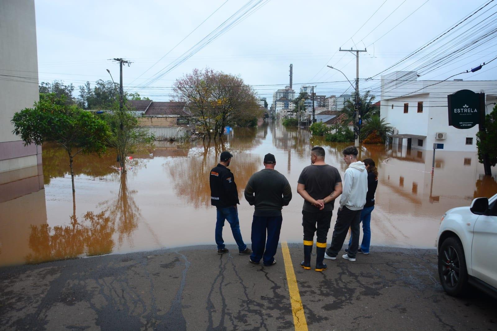 Bairro Cristo Rei est&aacute; submerso em Estrela