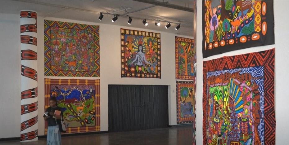 A mostra tem 121 participantes e cerca de 1.100 obras e pode ser vista como uma 'Bienal da descentraliza&ccedil;&atilde;o'