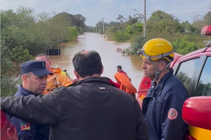 Prefeito Jarbas acompanha trabalho das equipes em Ven&acirc;ncio Aires