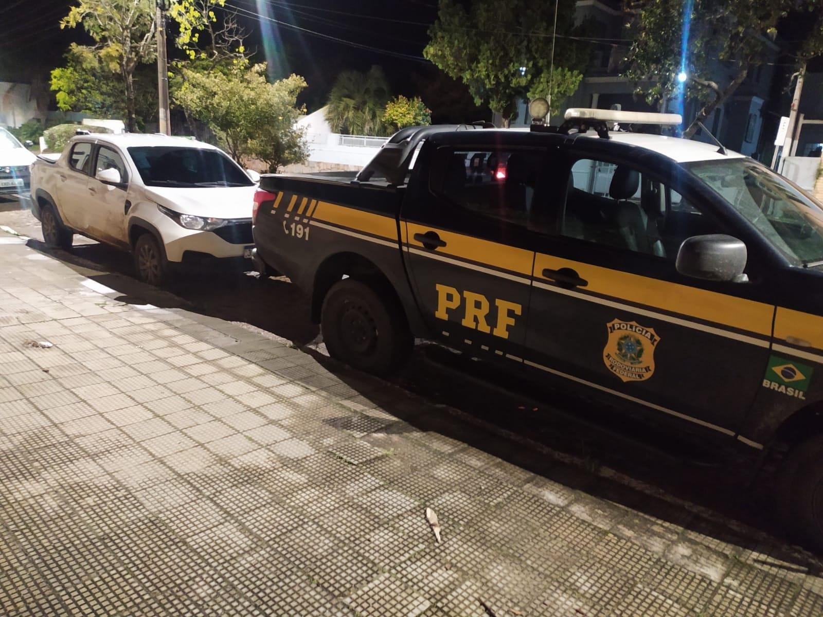 Homem, de 50 anos, foi flagrado em zigue-zague pela BR 153, em Bag&eacute;, por motoristas e preso pela PRF