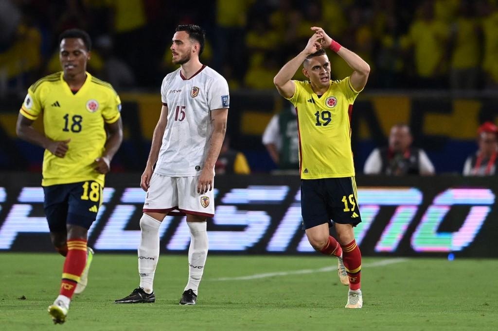 Gol solit&aacute;rio definiu a partida
