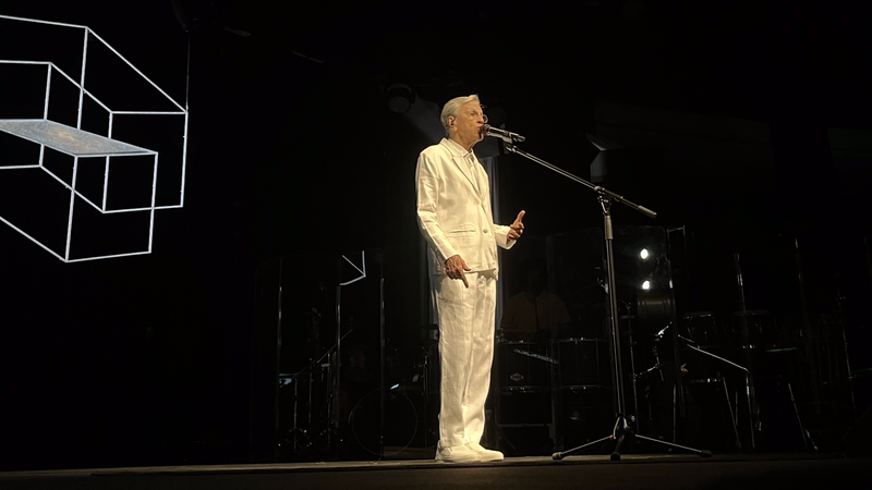 Shows de Caetano Veloso foram transferidos para os dias 1&ordm; e 2 de mar&ccedil;o de 2024, no Audit&oacute;rio Ara&uacute;jo Vianna