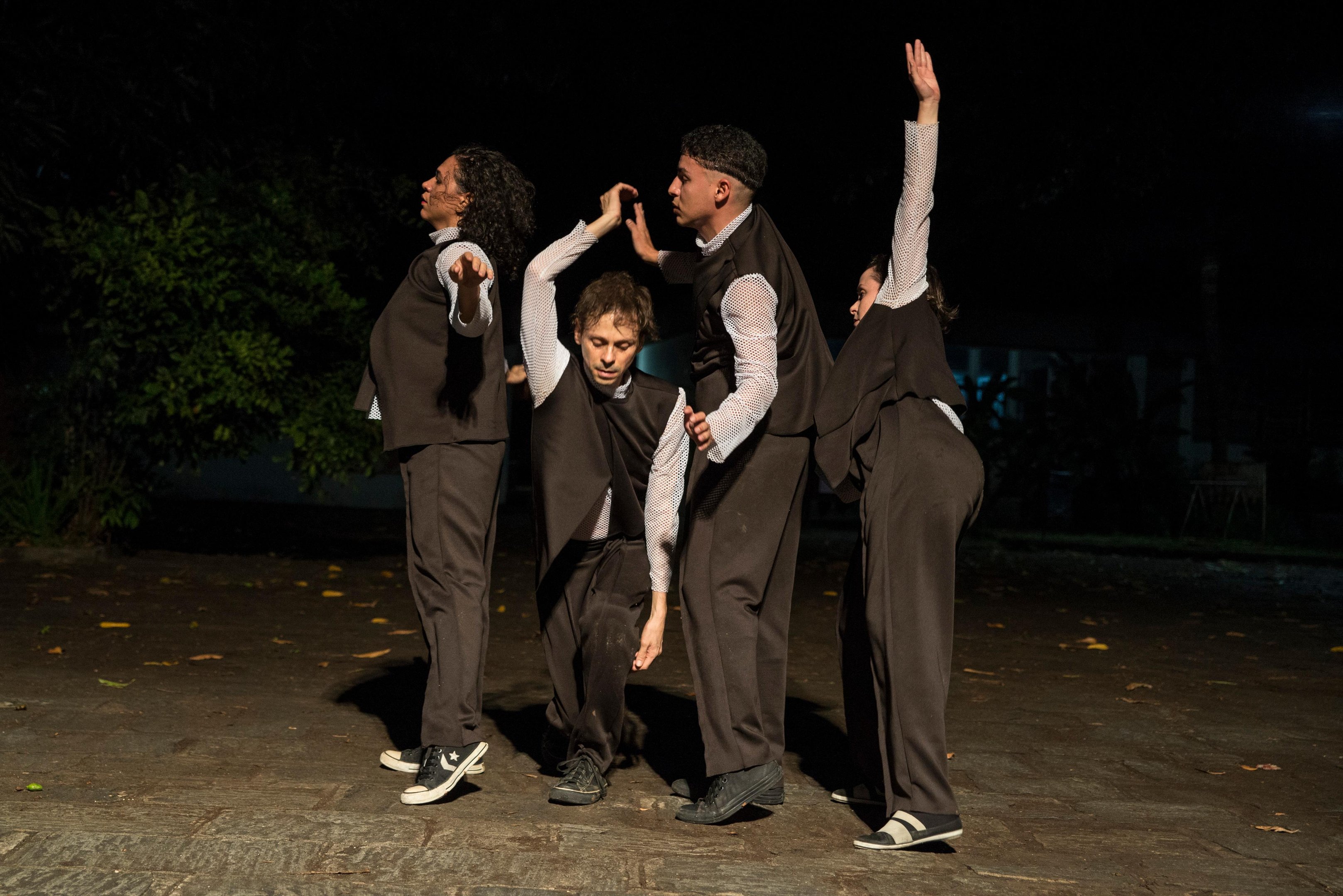 Espet&aacute;culo de dan&ccedil;a "Transiterriflux&oacute;rio" est&aacute; no Teatro da Santa Casa