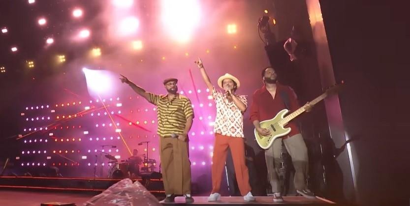 Bruno Mars arrasou nos dois shows no festival