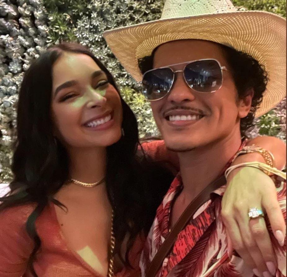 Jessica Caban e Bruno Mars