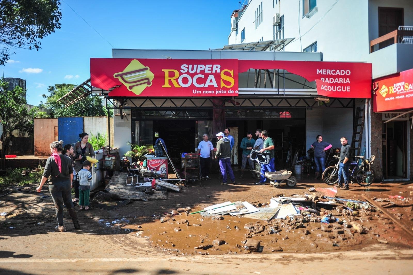 Governador comunicou s&eacute;rie de isen&ccedil;&otilde;es para auxiliar reconstru&ccedil;&atilde;o da empreendedores
