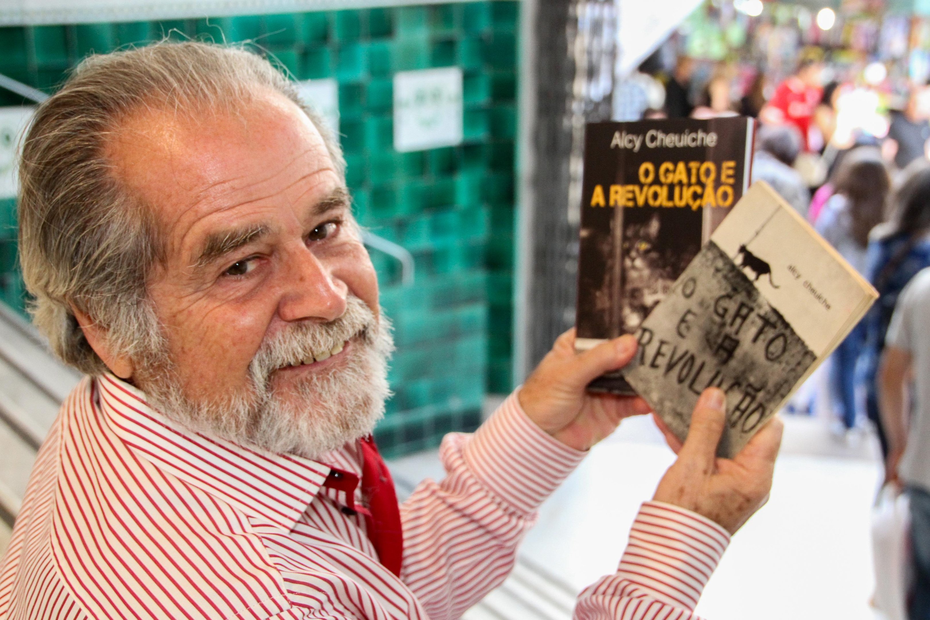 O escritor Alcy Cheuiche &eacute; autor de mais de 30 livros