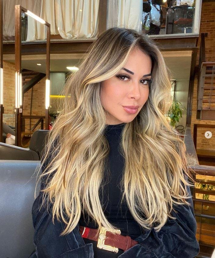 Ma&iacute;ra Cardi em foto de seu Instagram