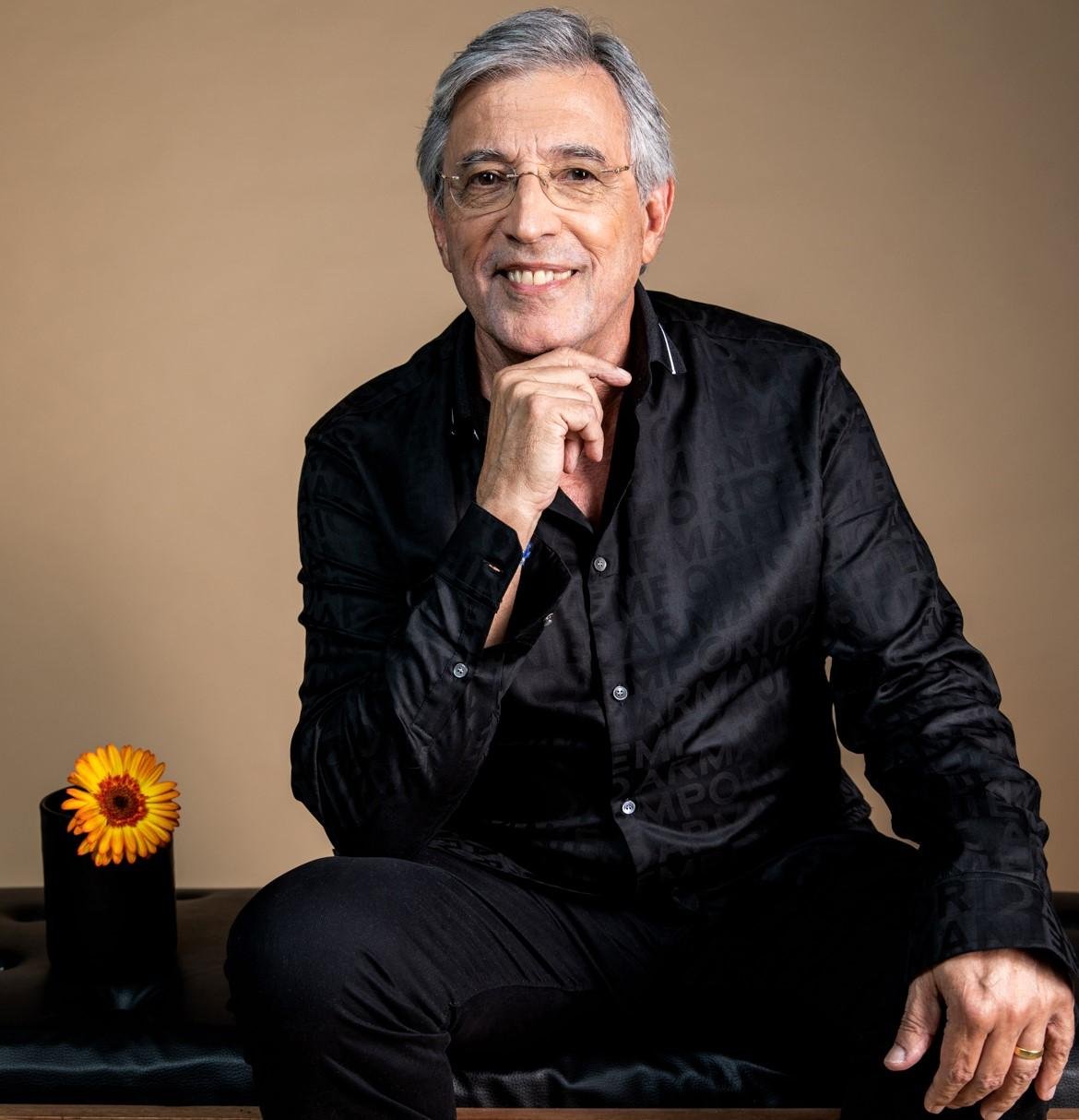 Ivan Lins apresenta seu novo show 'A Gente Merece Ser Feliz' em Porto Alegre