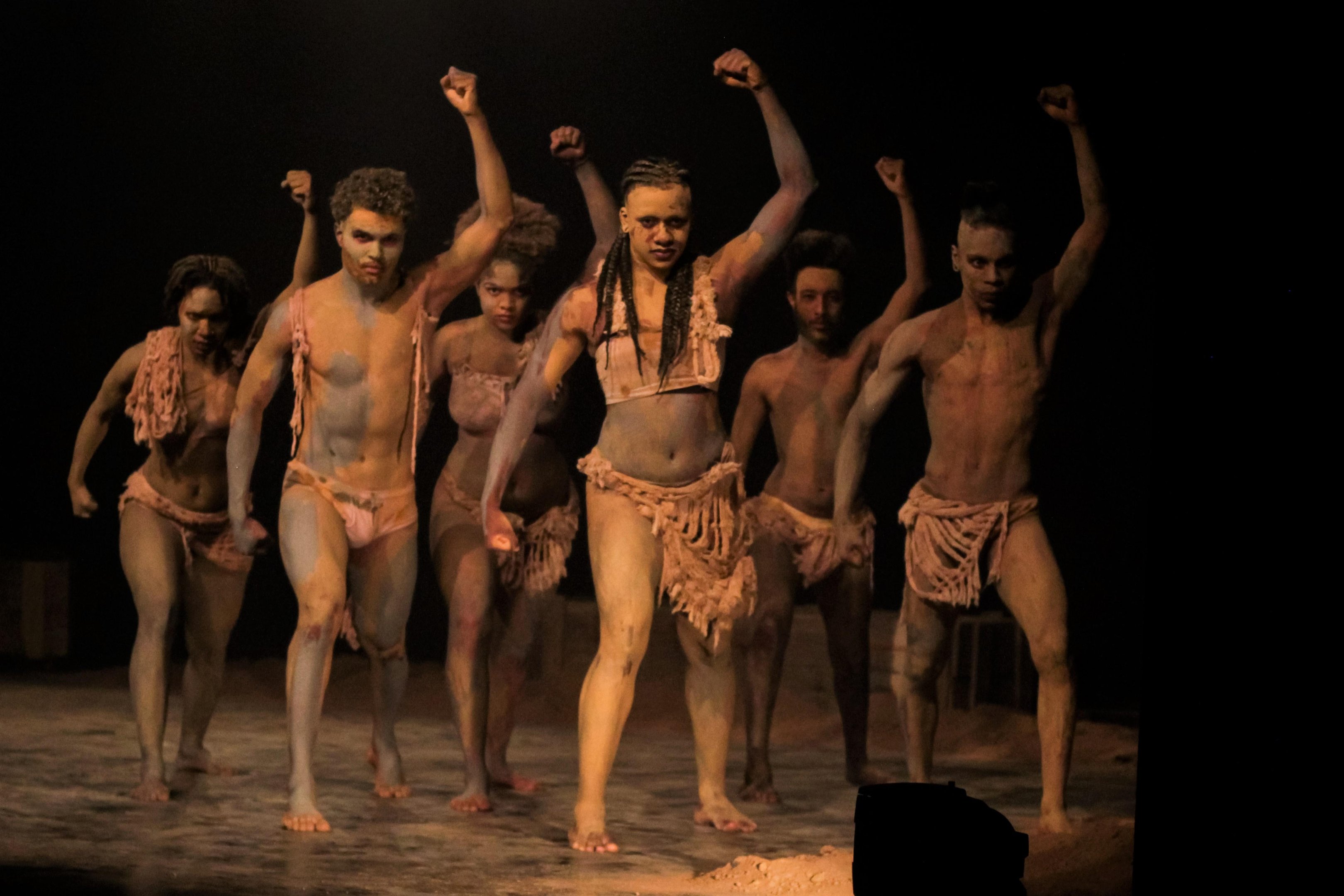 'Vala: Corpos Negros e Sobrevidas', da Cia Sansacroma de S&atilde;o Paulo, com apresenta&ccedil;&otilde;es no Teatro Renascen&ccedil;a