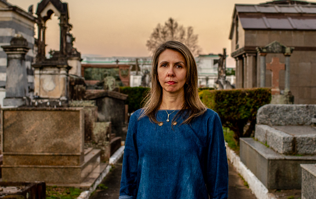 Irka Barrios trabalha com a literatura fant&aacute;stica e traz personagens mulheres em estado de fuga