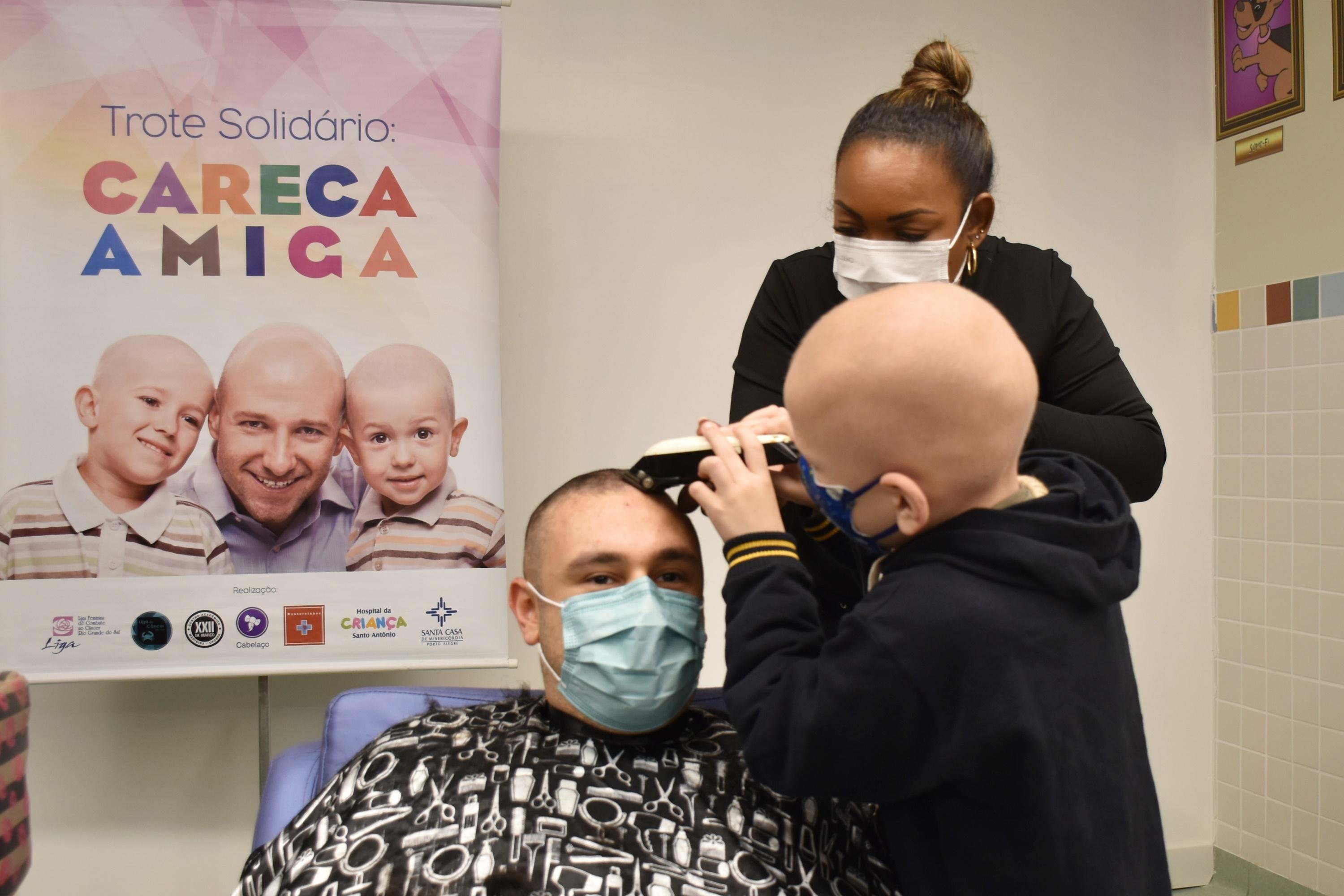 A a&ccedil;&atilde;o &eacute; um momento de alegria para as crian&ccedil;as e para os adultos que participam do evento