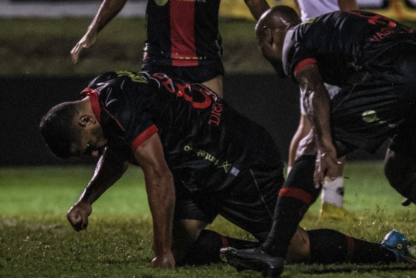 Centroavante imitou mascote do clube na comemora&ccedil;&atilde;o