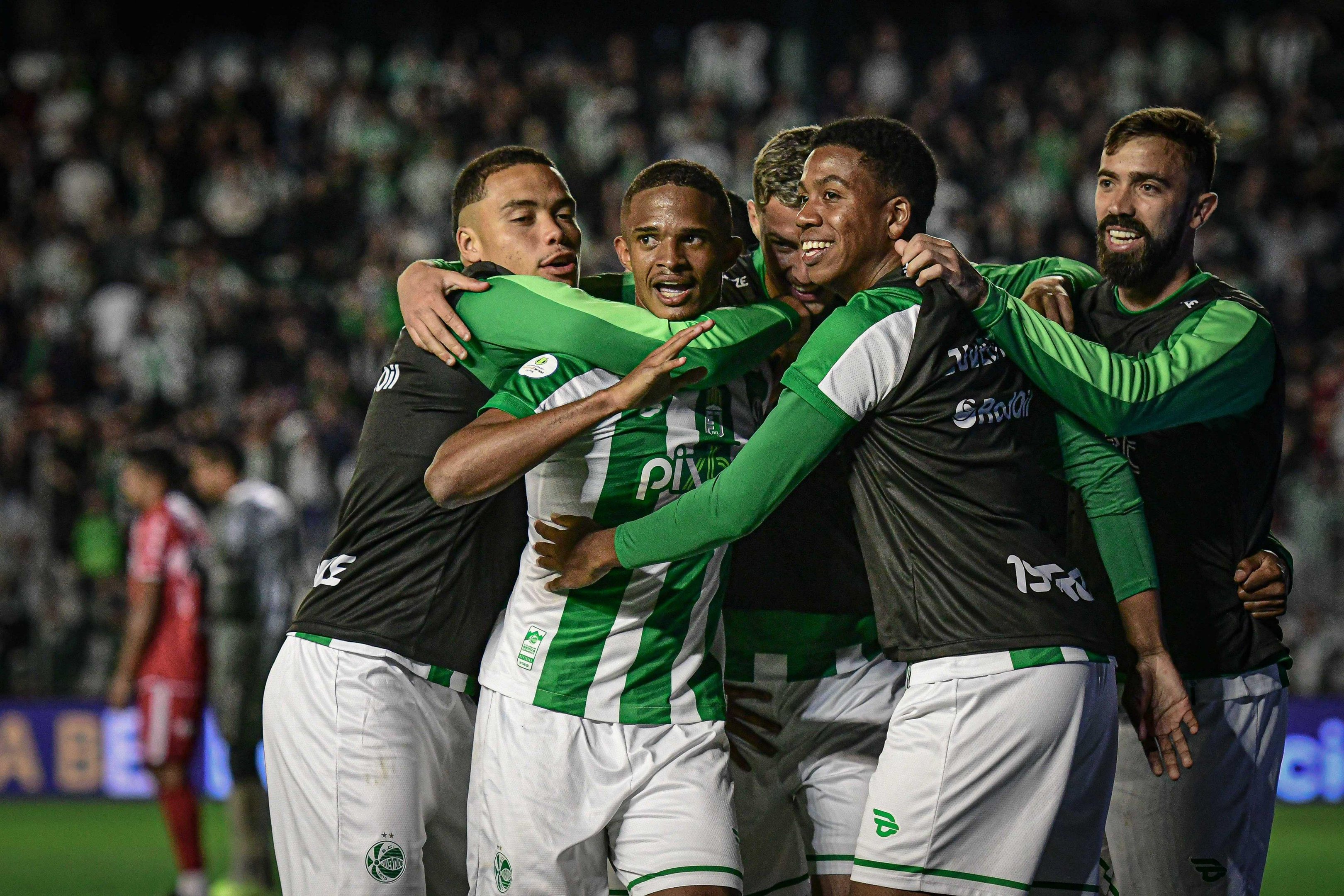 Time ga&uacute;cho venceu de 3 a 1 neste s&aacute;bado