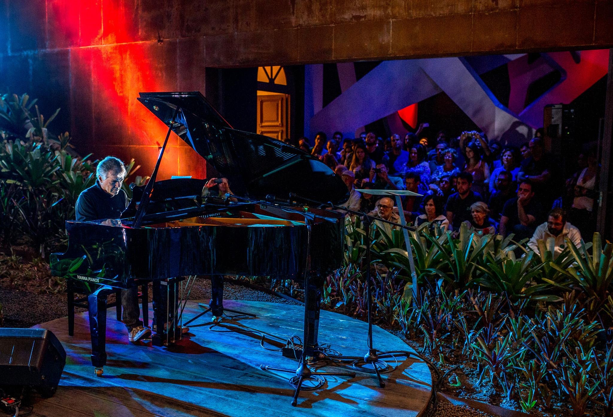 T&uacute;lio Mour&atilde;o, compositor, pianista e arranjador mineiro
