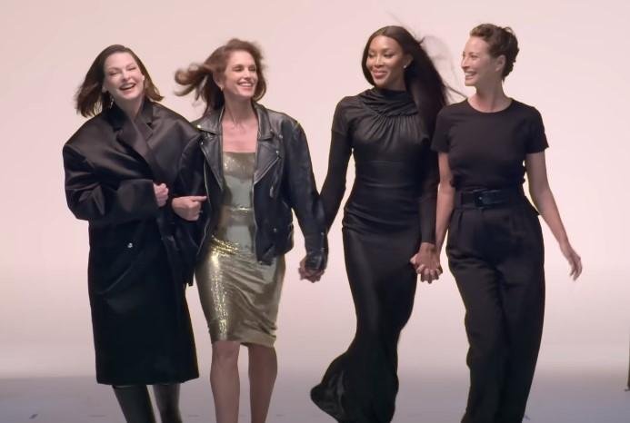 Linda Evangelista, Cindy Crawford, Naomi Campbell e Christy Turlington