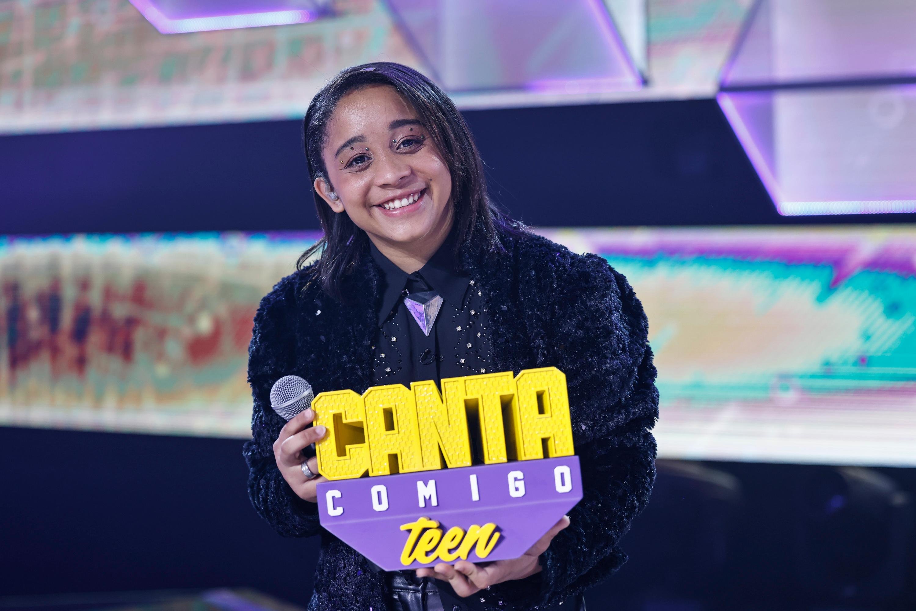 Clarinha Teixeira foi a grande campe&atilde; da competi&ccedil;&atilde;o musical