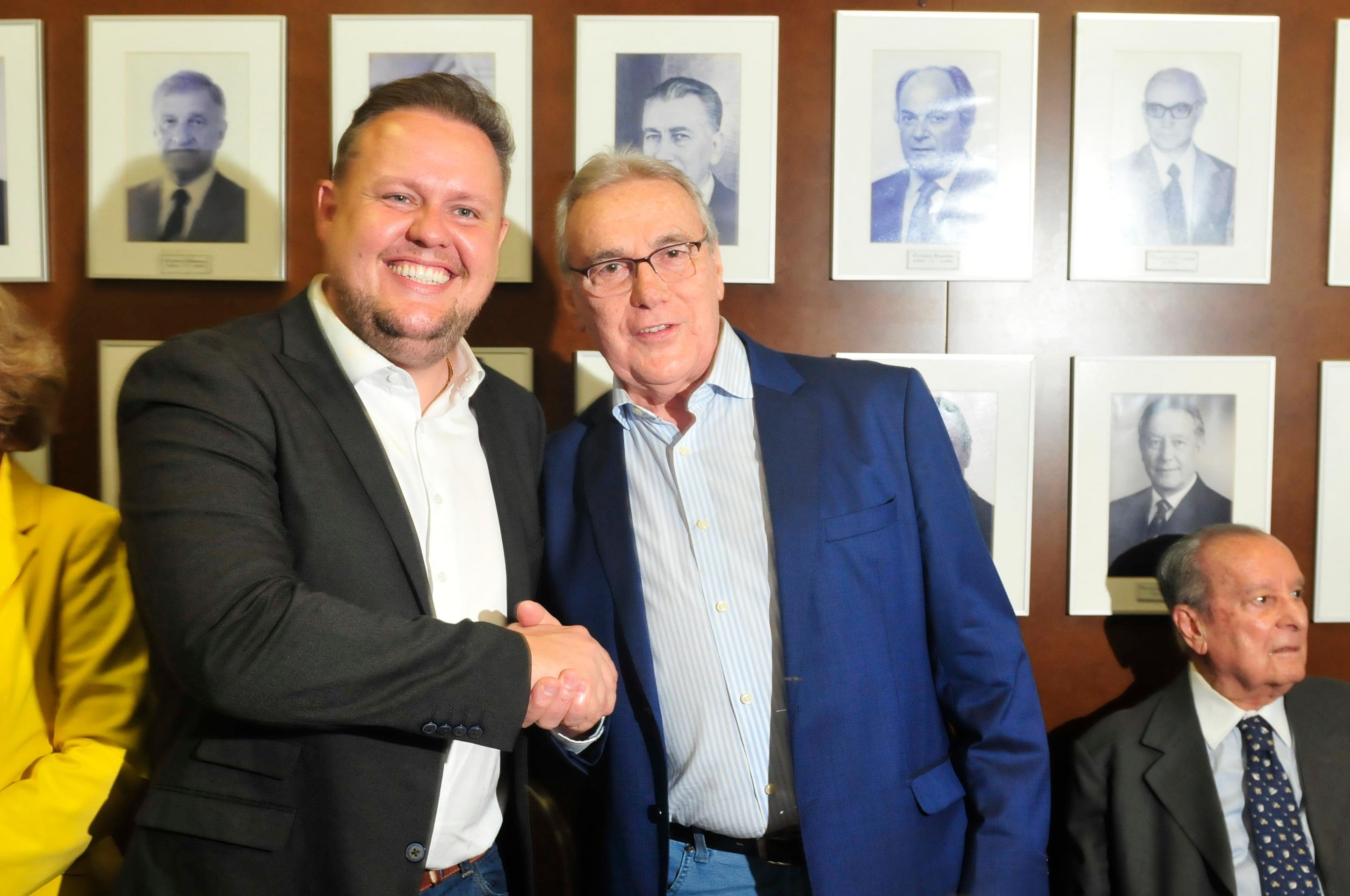 Covatti Filho recebe a presid&ecirc;ncia estadual do PP de Celso Bernardi