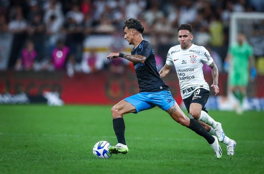 Lance com Ferreira gerou penalidade n&atilde;o marcada