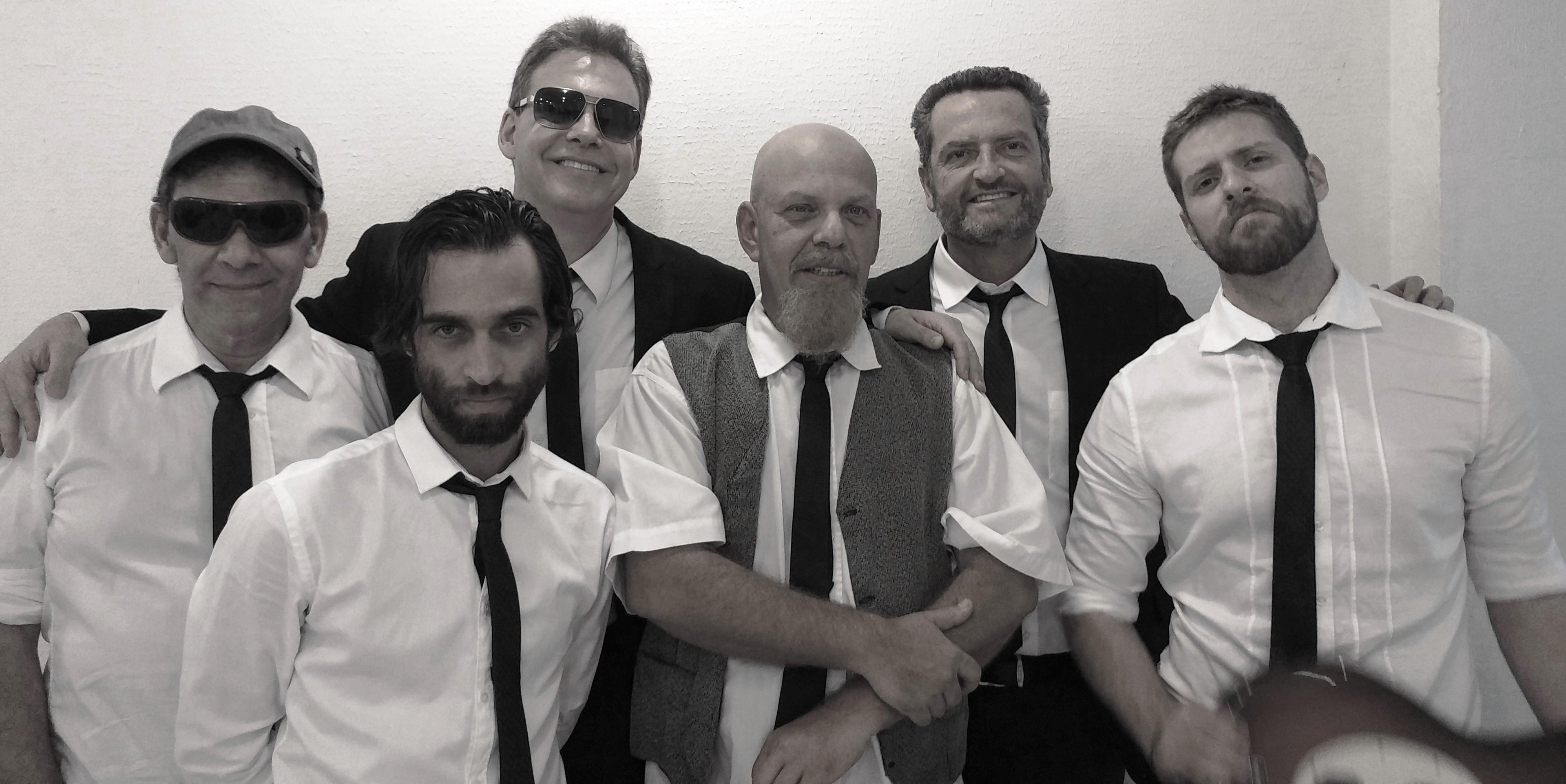 Em forma&ccedil;&atilde;o de sexteto, Os Eles se apresentam nesta noite no Sargent Peppers