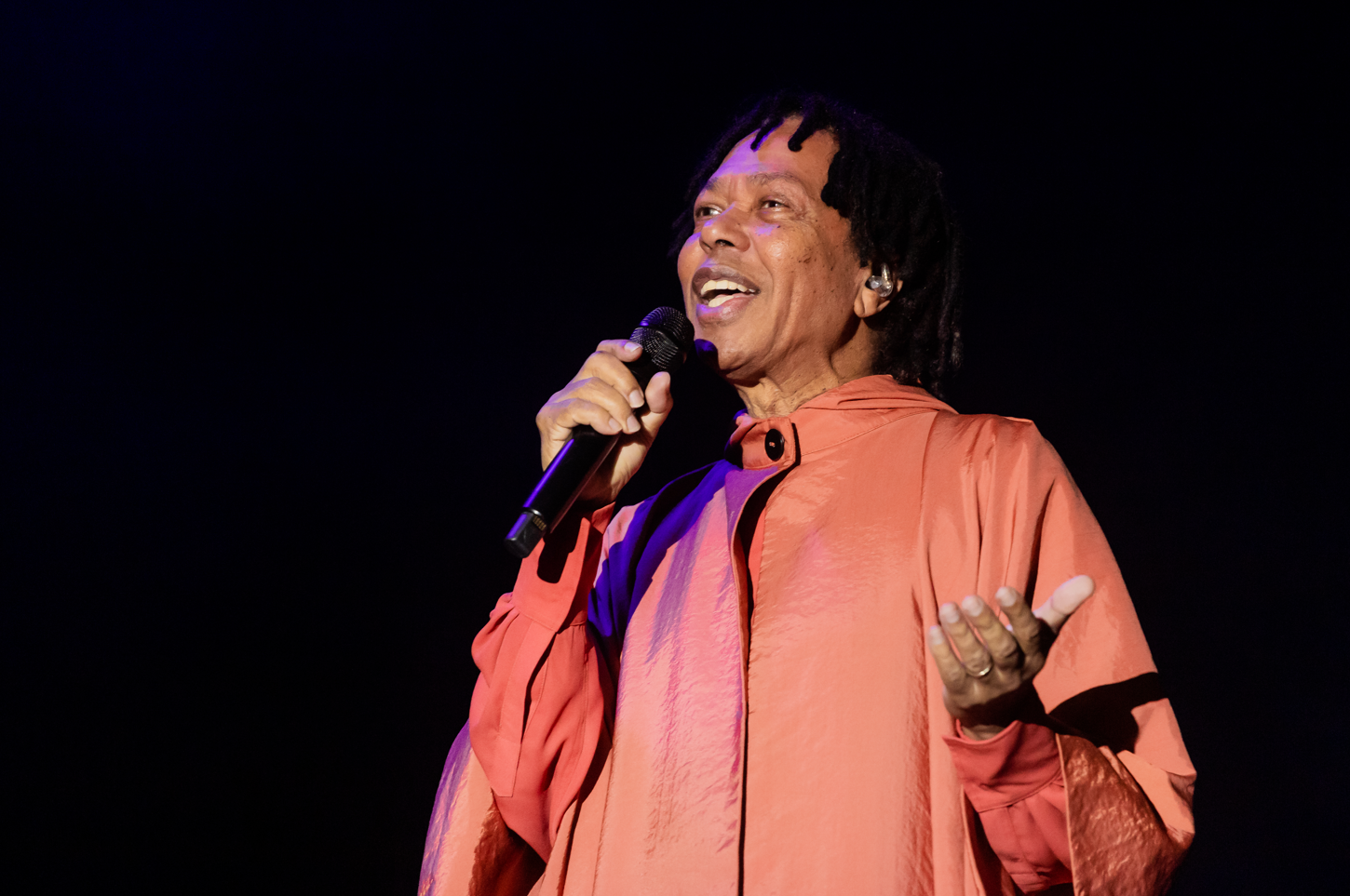 Djavan apresenta a turn&ecirc; do &aacute;lbum &ldquo;D&rdquo; no Audit&oacute;rio Ara&uacute;jo Vianna nesta sexta-feira, 22