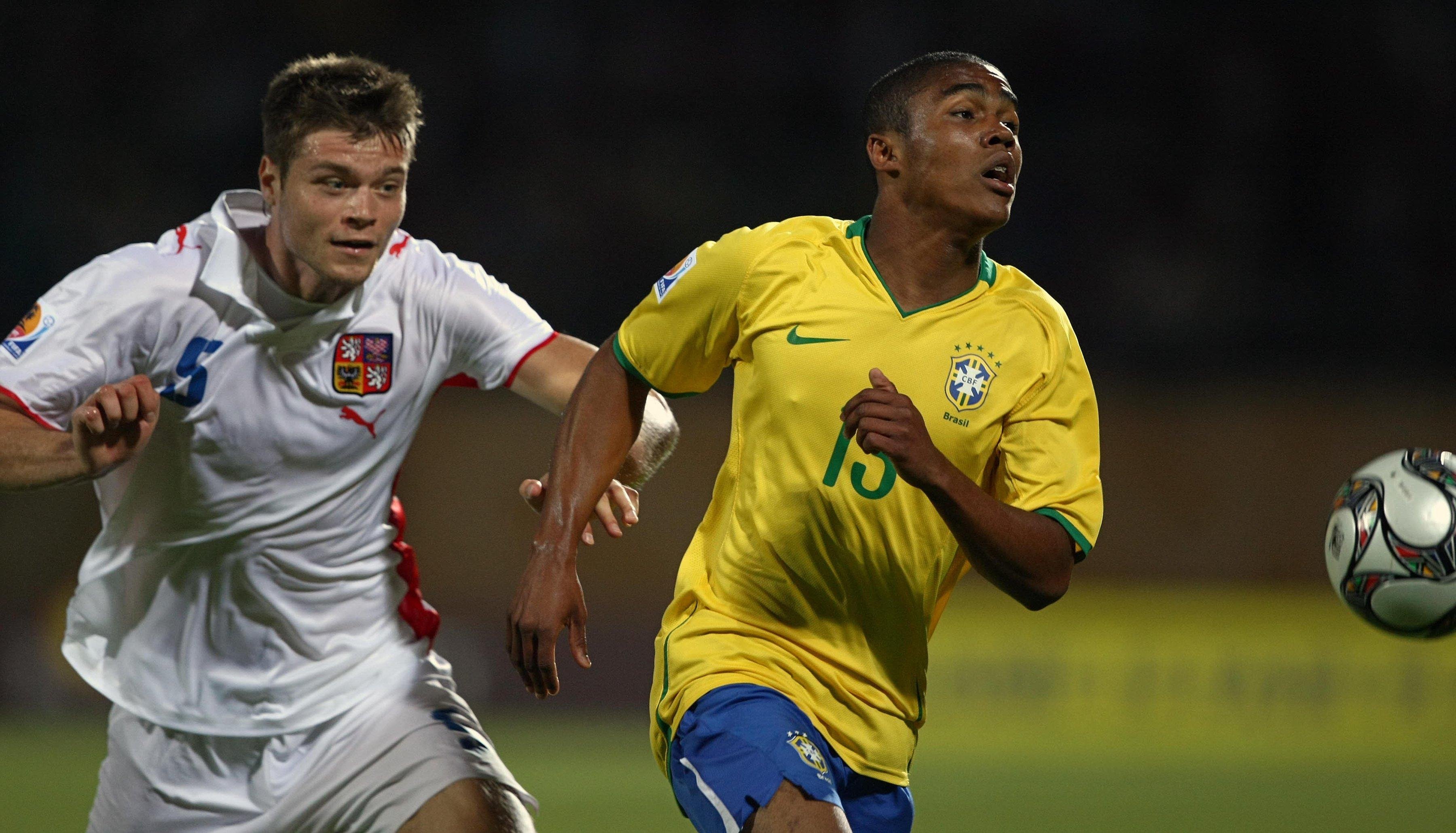 Com Douglas Costa, Brasil garantiu classifica&ccedil;&atilde;o no Mundial Sub-20