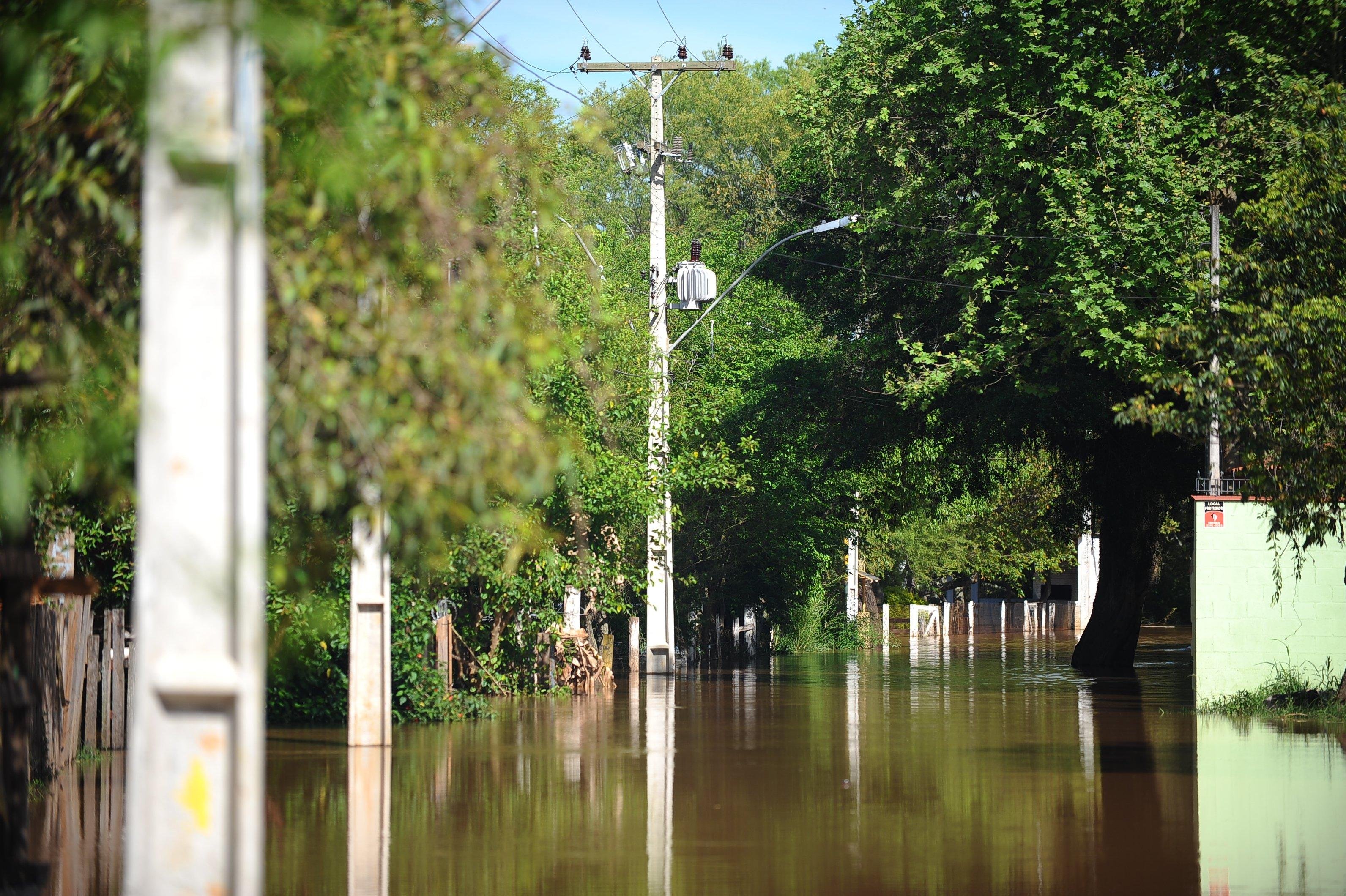 N&iacute;vel do Rio dos Sinos aumentou hoje e as &aacute;guas invadiram casas e deixaram ruas intransit&aacute;veis em S&atilde;o Leopoldo