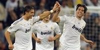 Cristiano Ronaldo e Kaká comemoram nova vitória do Real
