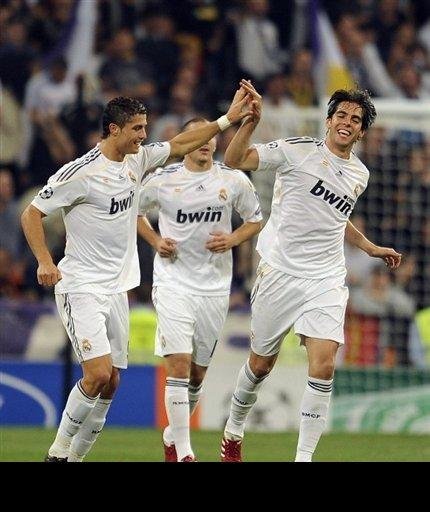 Cristiano Ronaldo e Kak&aacute; comemoram nova vit&oacute;ria do Real