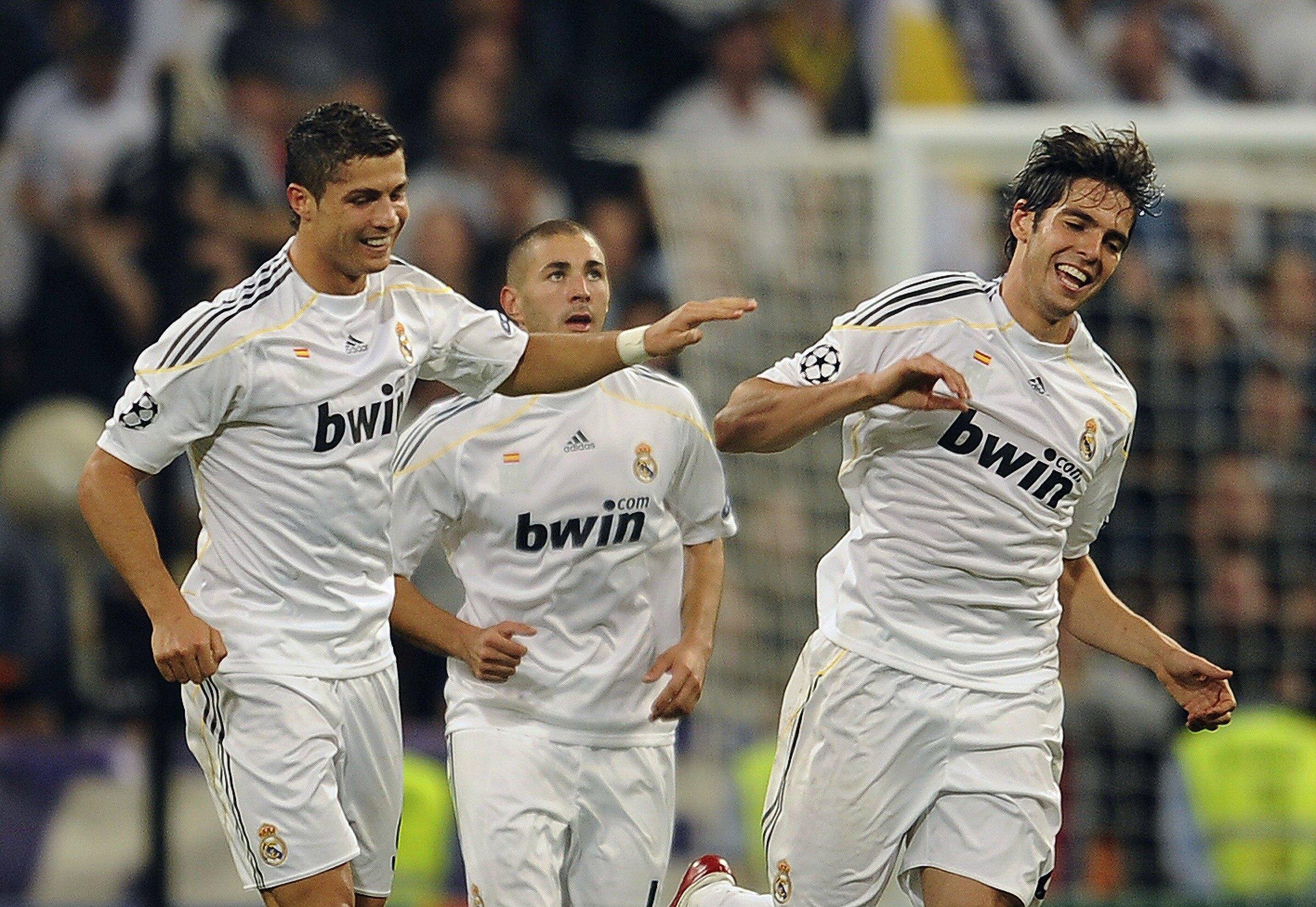 Com gols de C. Ronaldo e Kak&aacute;, Real Madrid goleia pela Liga dos Campe&otilde;es