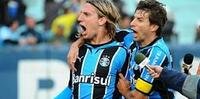 Vínculo de Maxi (e) e Tcheco Grêmio se encerra no final do ano