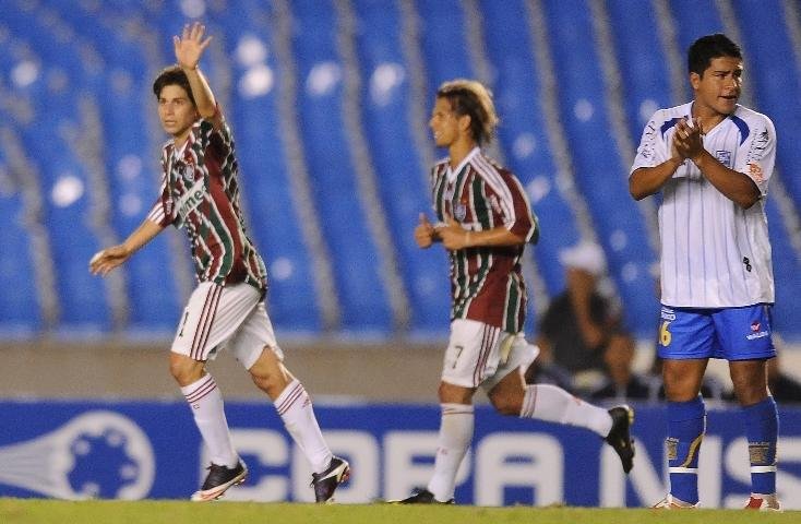 Fluminense goleia e avan&ccedil;a na Sul-Americana