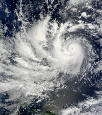 Tuf&atilde;o amea&ccedil;a 1,8 milh&atilde;o de pessoas nas Filipinas