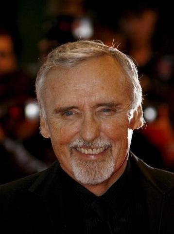 Dennis Hopper deixa hospital em Nova York