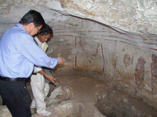 Arque&oacute;logos descobrem no L&iacute;bano afrescos e tumbas romanas