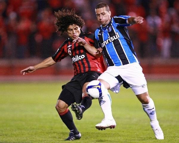 Atl&eacute;tico-PR e Gr&ecirc;mio n&atilde;o saem do zero na Arena da Baixada
