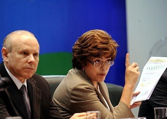 Mantega: ritmo de restitui&ccedil;&atilde;o do IR depende das receitas