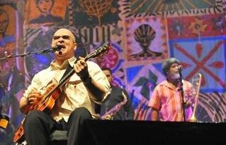 Paralamas faz todo mundo cantar em Porto Alegre