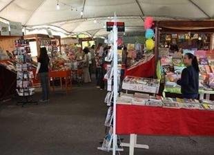 Centenas de pessoas visitam Feira do Livro de Novo Hamburgo 