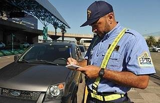 EPTC aplica 63 multas na &aacute;rea do aeroporto nesta ter&ccedil;a-feira
