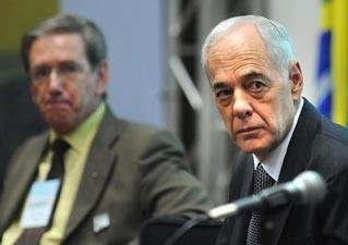Ministro da Agricultura quer brecar aumento do &aacute;lcool