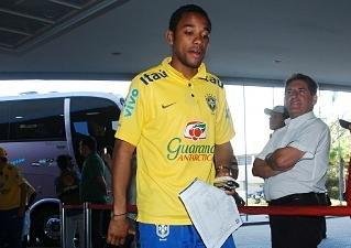 Robinho admite desejo de jogar no Barcelona