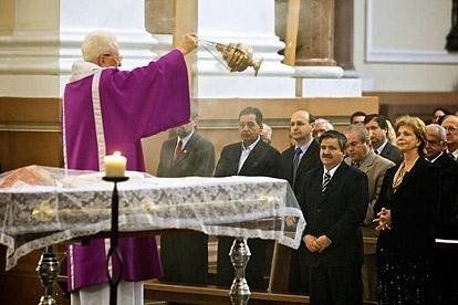 Dom Antonio Cheuiche &eacute; sepultado em Porto Alegre