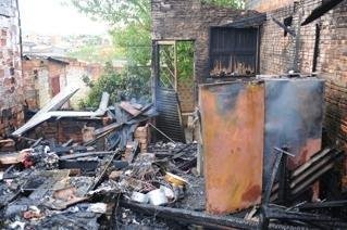 Inc&ecirc;ndio atinge casas na Zona Norte da Capital