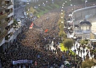 Mais de um milh&atilde;o v&atilde;o &agrave;s ruas de Madri contra aborto